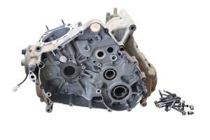 03 Arctic Cat 400 FIS Auto 4x4 Crankcase Center Crank Case