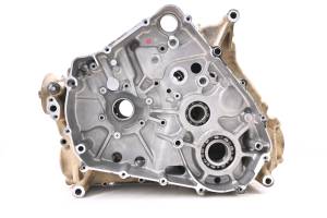 02 Arctic Cat 375 4x4 Crankcase Center Crank Case
