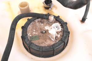 Honda - 04 Honda Aquatrax R-12 Gas Tank & Fuel Pump ARX1200 - Image 3