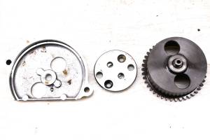 84 Honda Fourtrax 200 2x4 Oil Pump Gear & Covers TRX200