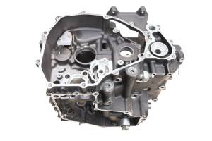 Kawasaki - 23 Kawasaki Z400 Crankcase Center Crank Case ER400DFPNN - Image 3