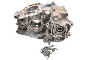 00 Kawasaki Bayou 220 2x4 Crankcase Center Crank Case KLF220