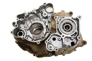 00 Kawasaki Bayou 220 2x4 Crankcase Center Crank Case KLF220