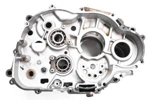 01 Kawasaki Bayou 220 2x4 Crankcase Center Crank Case KLF220