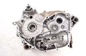 06 Kawasaki Prairie 700 4x4 Right Crankcase Center Half Crank Case KVF700D