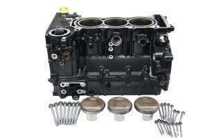 17 Yamaha Waverunner VX Deluxe Crankcase Center Crank Case & Cylinders VX1050BS