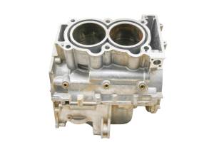 Polaris - 23 Polaris Sportsman 850 Ultimate Trail Crankcase Center Crank Case & Cylinders For Parts - Image 3