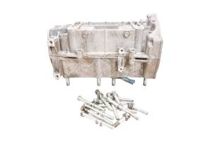 15 Polaris Indy Voyager 550 Crankcase Center Crank Case 155"