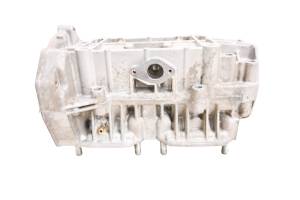 Polaris - 15 Polaris Indy Voyager 550 Crankcase Center Crank Case 155" - Image 3