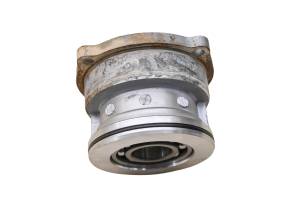 Yamaha - 16 Yamaha Wolverine 700 Bevel Gear Bearing Housing Cover YXE700 - Image 2