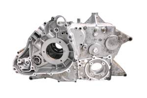 01 Kawasaki Prairie 400 4x4 Crankcase Center Crank Case KVF400C
