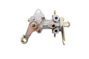 Polaris - 01 Polaris Indy Supersport 550 Edge Oil Pump - Image 2