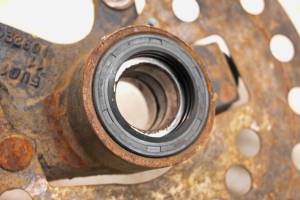 Yamaha - 04 Yamaha Rhino 660 4x4 Front Left Spindle Knuckle YXR660F - Image 2