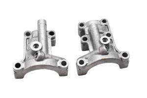04 Yamaha YZ250F Cam Shaft Camshaft Tower Holders Caps