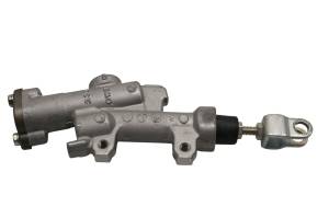 Yamaha - 25 Yamaha YZ450F Rear Brake Master Cylinder - Image 3