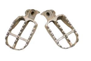 19 Yamaha YZ250F Left & Right Foot Rest Foot Pegs