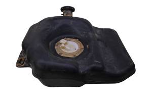 17 Yamaha YXZ1000R Gas Tank & Fuel Pump