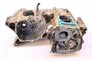 13 Kawasaki Brute Force 300 2x4 Crankcase Center Crank Case KVF300 For Parts