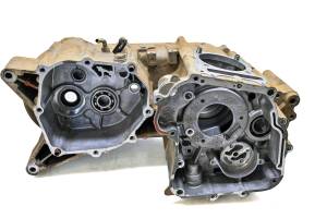 13 Kawasaki Brute Force 300 2x4 Crankcase Center Crank Case KVF300