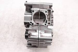 Suzuki - 05 Suzuki SV650 Crankcase Center Crank Case - Image 2