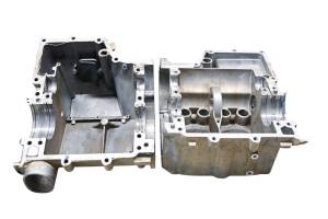 Polaris - 06 Polaris Sportsman 700 4x4 Crankcase Center Crank Case - Image 5