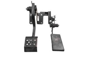 17 CFMoto ZForce 500 4x4 Gas Throttle Brake Pedal Assembly