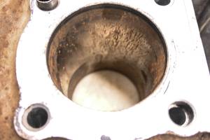 Polaris - 03 Polaris Magnum 330 4x4 Cylinder For Parts - Image 6