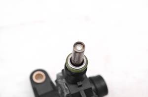 Ski-Doo - 17 Ski-Doo MXZ TNT 1200 Fuel Rail & Injectors 129" - Image 3