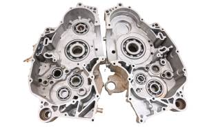 Polaris - 05 Polaris Predator 500 Crankcase Center Crank Case - Image 7