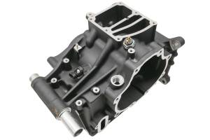 20 Harley-Davidson Street Bob FXBB Transfer Gear Case Housing - Image 4