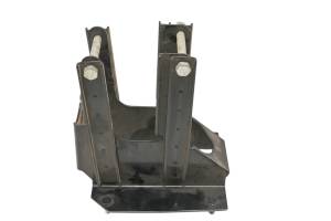 11 Harley-Davidson FLTRU Road Glide Ultra Front Upper Fairing Bracket Stay Mount