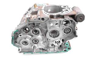 01 Can-Am Traxter 500 XT 4x4 Crankcase Center Crank Case