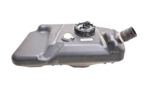 17 Can-Am Maverick X3 Turbo Gas Tank & Fuel Pump