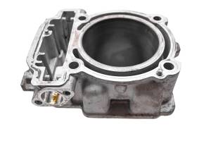 12 Can-Am Commander 1000 XT 4x4 Rear Cylinder For Parts