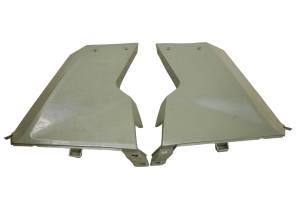18 Can-Am Commander Max 1000R DPS Right & Left Lateral Front Panels