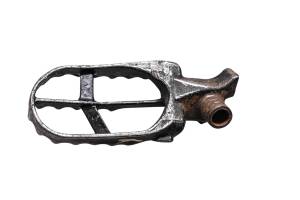 Yamaha - 02 Yamaha YZ250F Right Foot Rest Foot Peg - Image 3