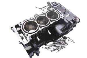 Yamaha - 20 Yamaha Waverunner VX Deluxe Upper Crankcase Center Crank Case Cylinders VX1050BV - Image 2