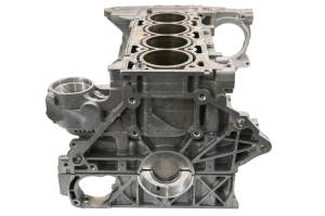 Polaris - 16 Polaris Slingshot SL Crankcase Center Crank Case & Cylinders & Pistons - Image 5