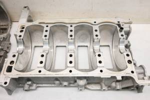 Polaris - 16 Polaris Slingshot SL Crankcase Center Crank Case & Cylinders & Pistons - Image 6