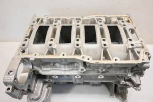 Polaris - 16 Polaris Slingshot SL Crankcase Center Crank Case & Cylinders & Pistons - Image 8