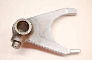 Yamaha - OEM Yamaha 5LP-18513-00-00 Shift Fork 3 NOS - Image 2