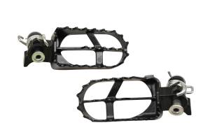 26 Yamaha YZ85 Foot Pegs Left & Right New Take Off