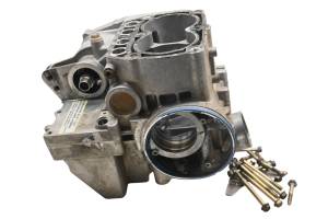 02 Polaris Sportsman 700 4x4 Crankcase Center Crank Case
