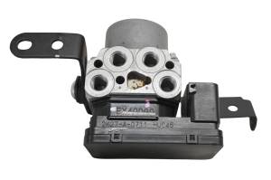 Kawasaki - 23 Kawasaki Z400 ABS Abs Pump Module Unit ER400D - Image 1