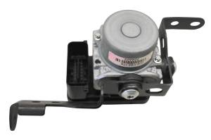 Kawasaki - 23 Kawasaki Z400 ABS Abs Pump Module Unit ER400D - Image 2