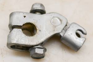 Kawasaki - 06 Kawasaki Brute Force KVF750B Front Differential Lever Arm - Image 1