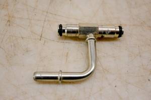 Suzuki - 24 Suzuki GSX-R750 Fuel Injector Nipple Assembly - Image 3