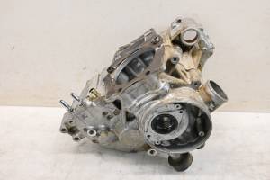 Polaris - 00 Polaris Sportsman 500 4x4 Crankcase Center Crank Case - Image 3