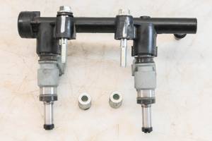 Yamaha - 24 Yamaha YZF-R3 Fuel Injectors & Rail - Image 1
