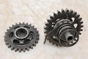 Suzuki - 12 Suzuki RMZ250 Kick Start Gear Spindle - Image 2